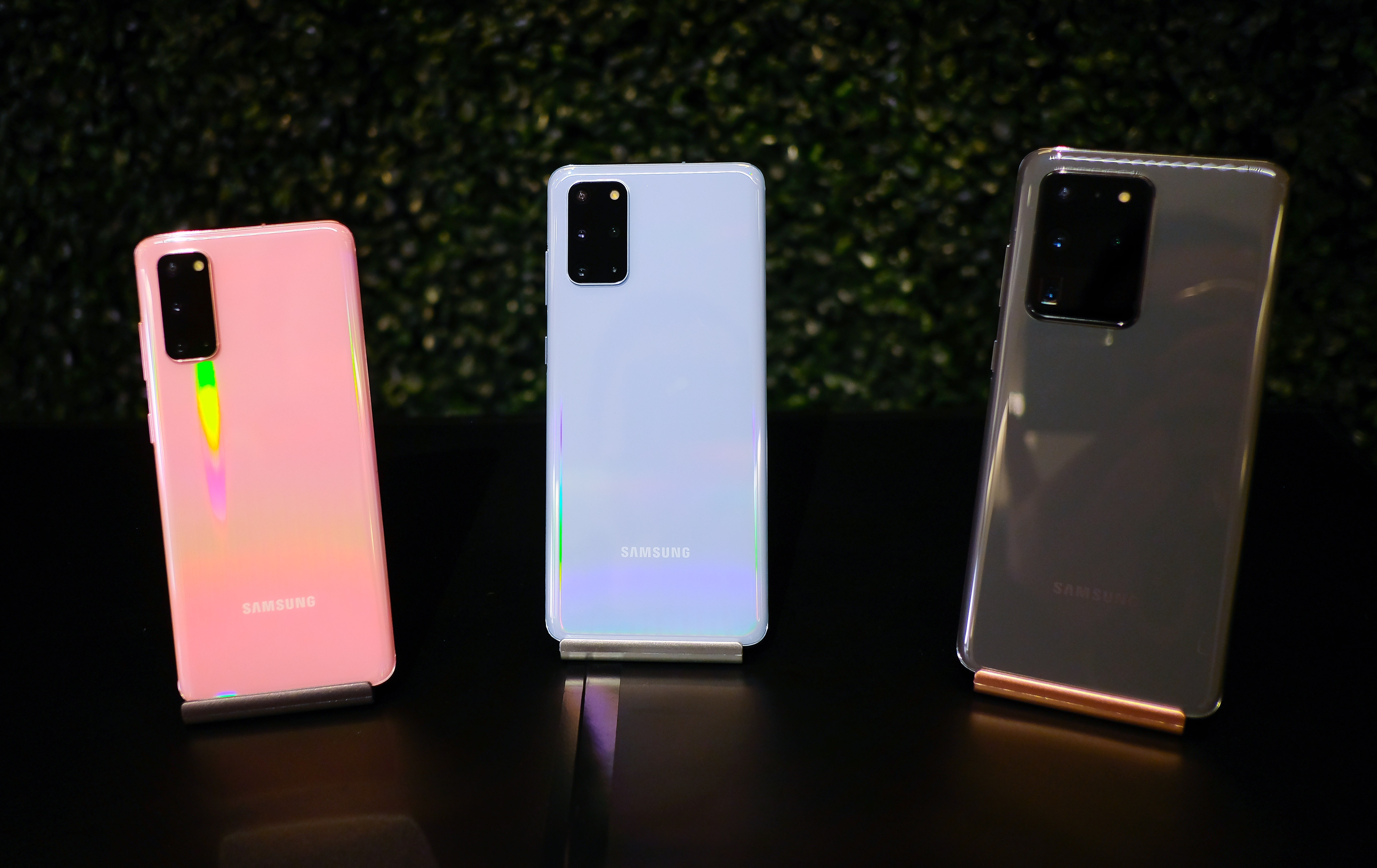 Galaxy S20 giam gia anh 1