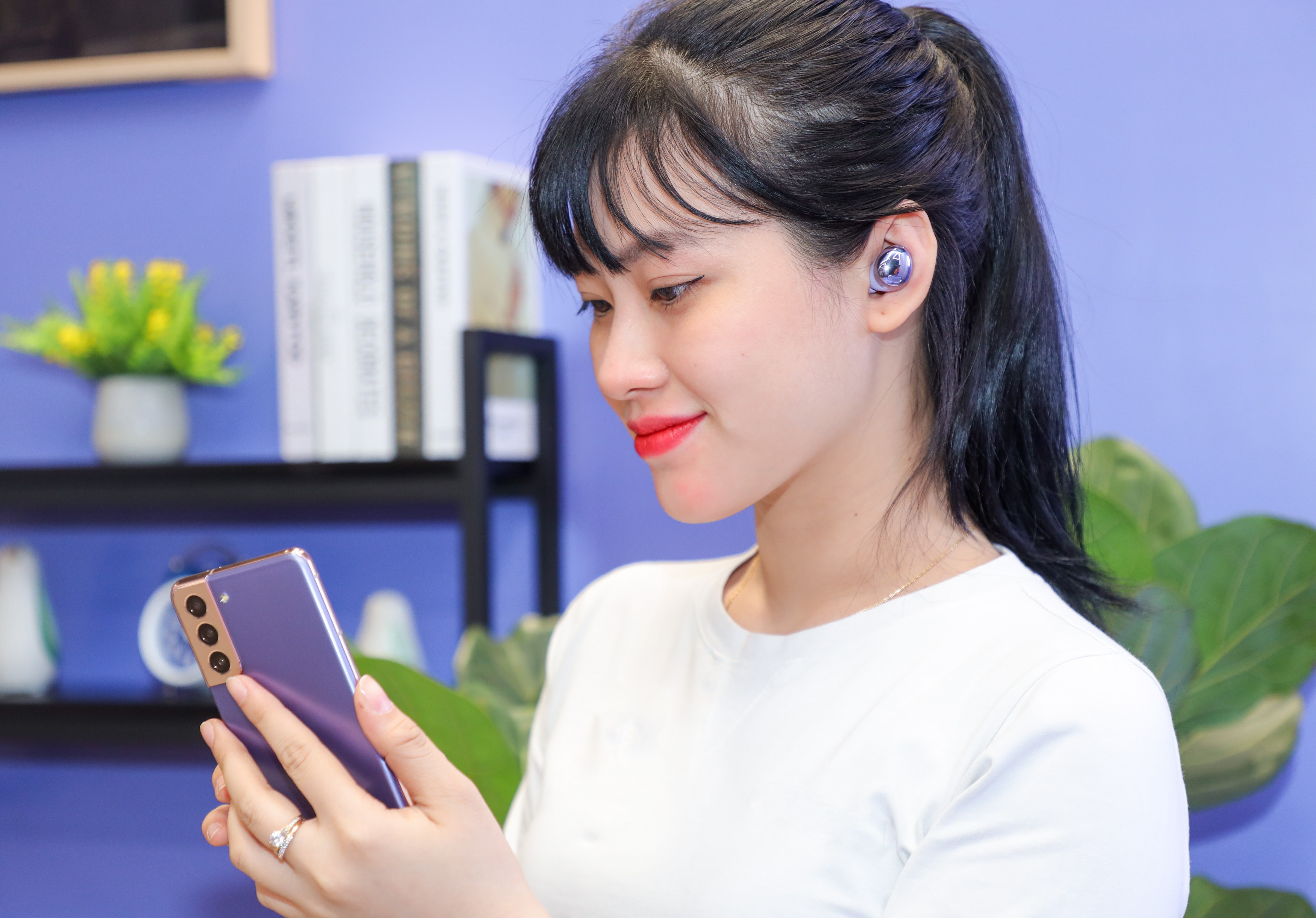 Chi tiet Galaxy Buds Pro - doi thu AirPods Pro hinh anh