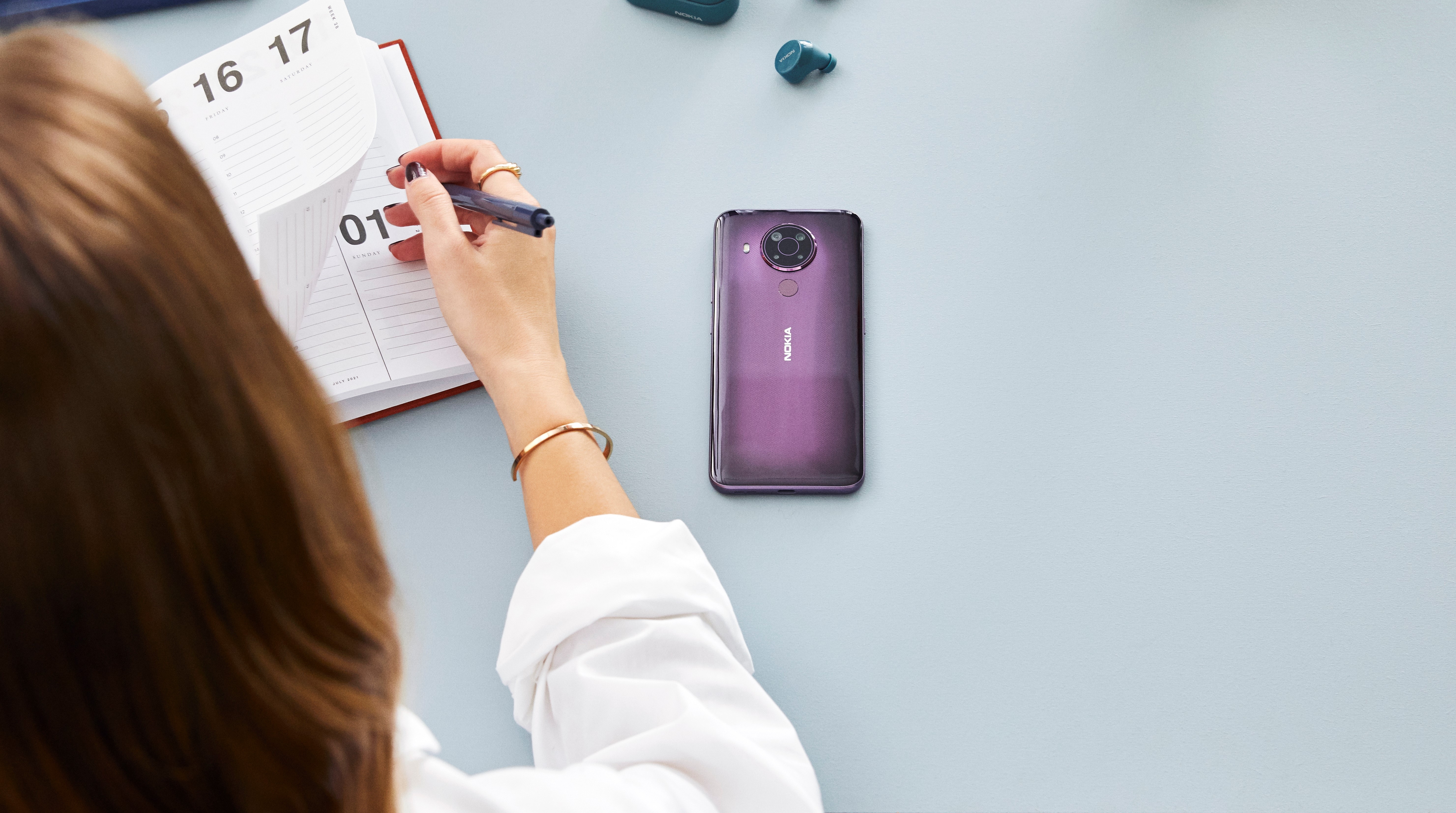 smartphone len ke dip Tet anh 4