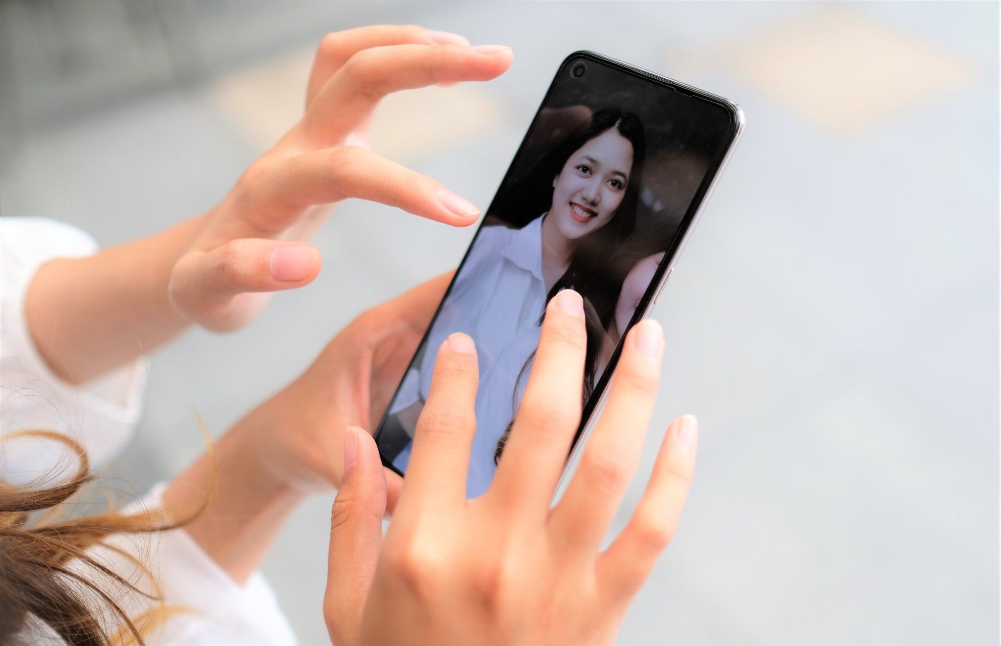 Smartphone giam gia can Tet anh 4