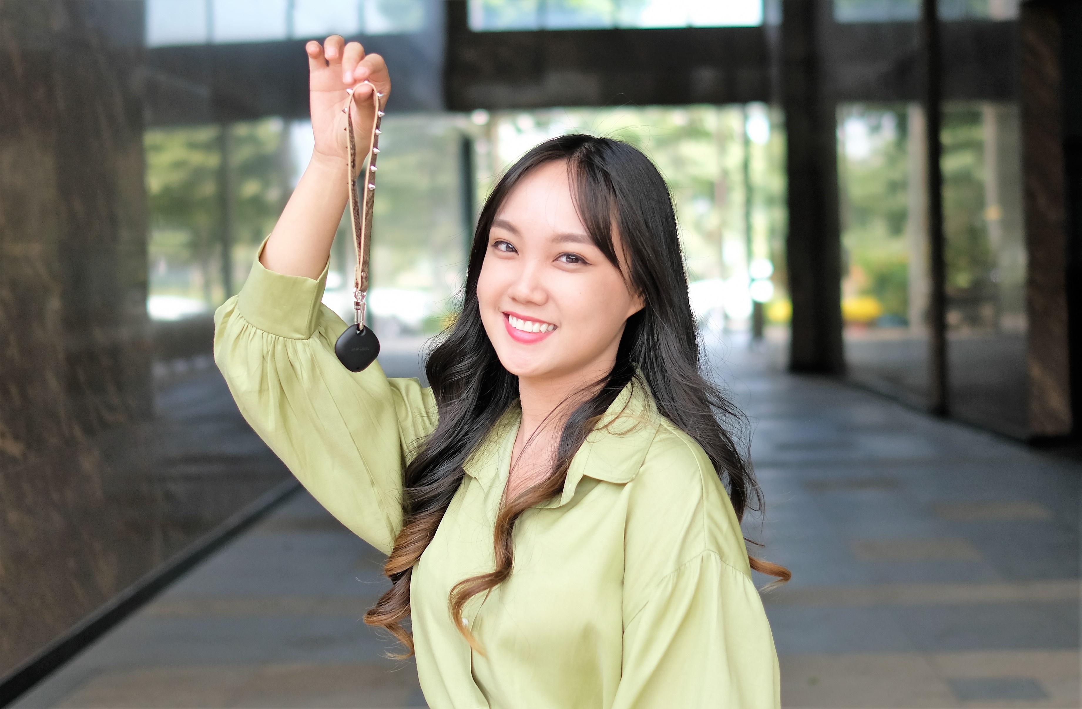 Danh gia SmartTag - thiet bi tim do that lac dau tien cua Samsung hinh anh