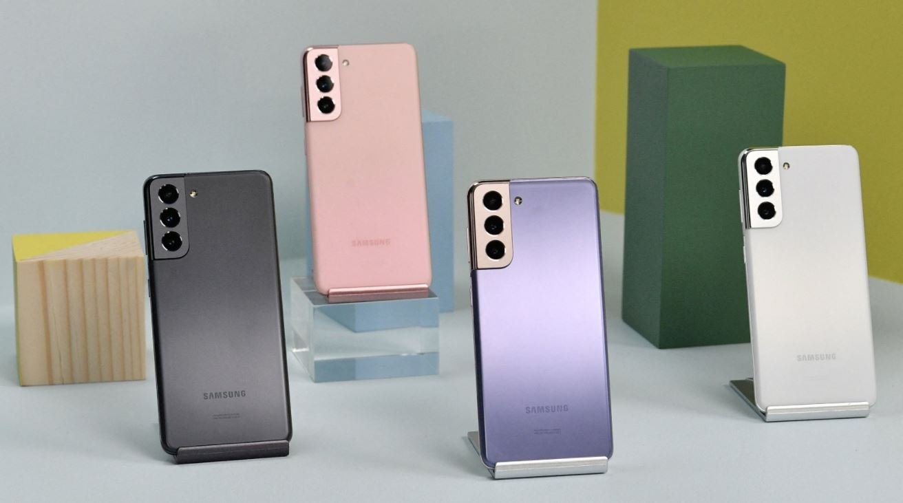 Nhieu mau smartphone, smartwatch dong loat giam gia truoc Tet hinh anh