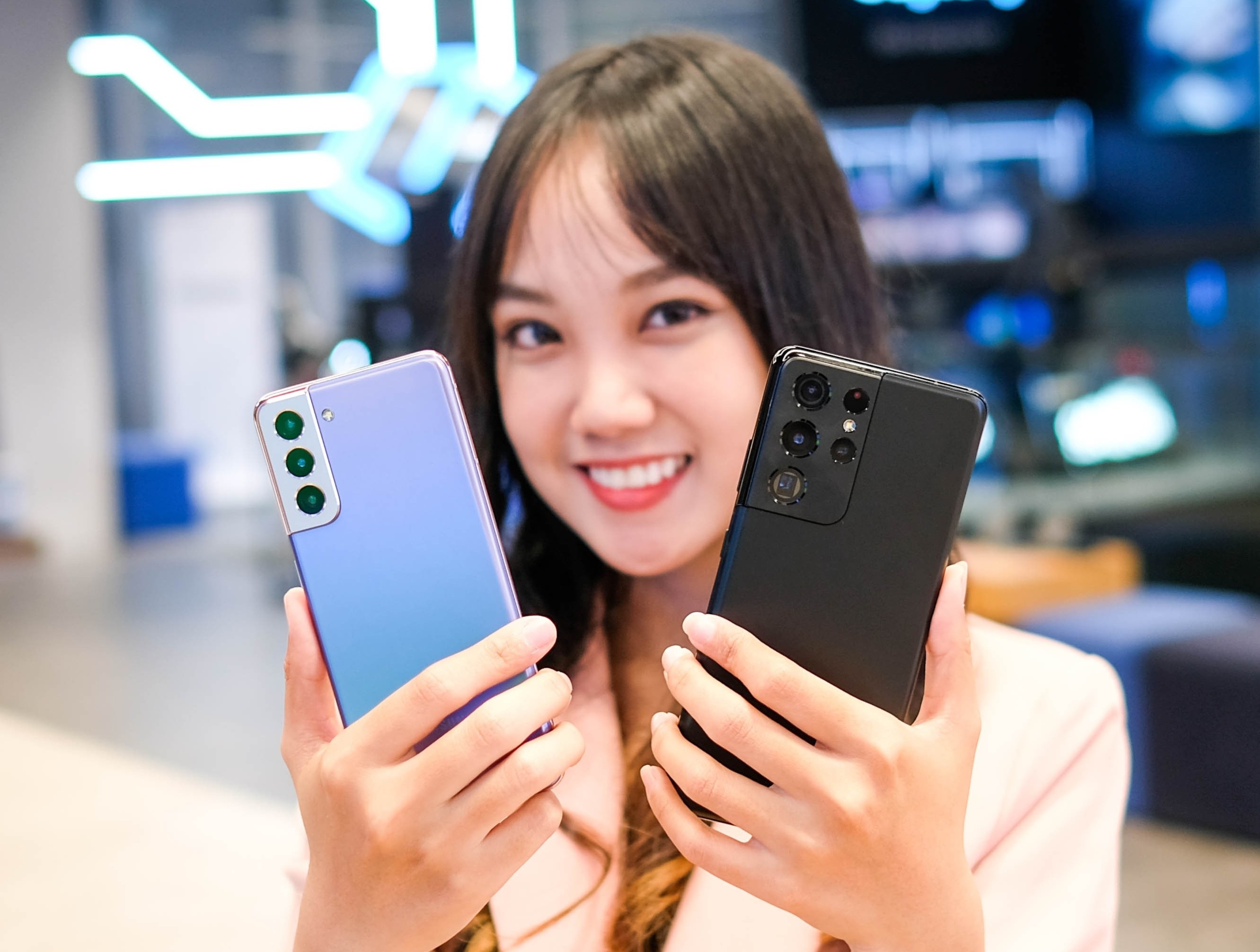 Nhieu mau smartphone 5G dang giam gia tai Viet Nam hinh anh