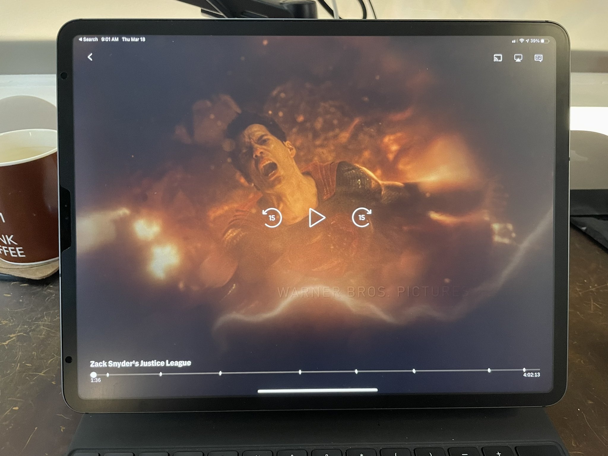 Ly do iPad la thiet bi tot nhat de xem 'Lien minh Cong ly’ hinh anh