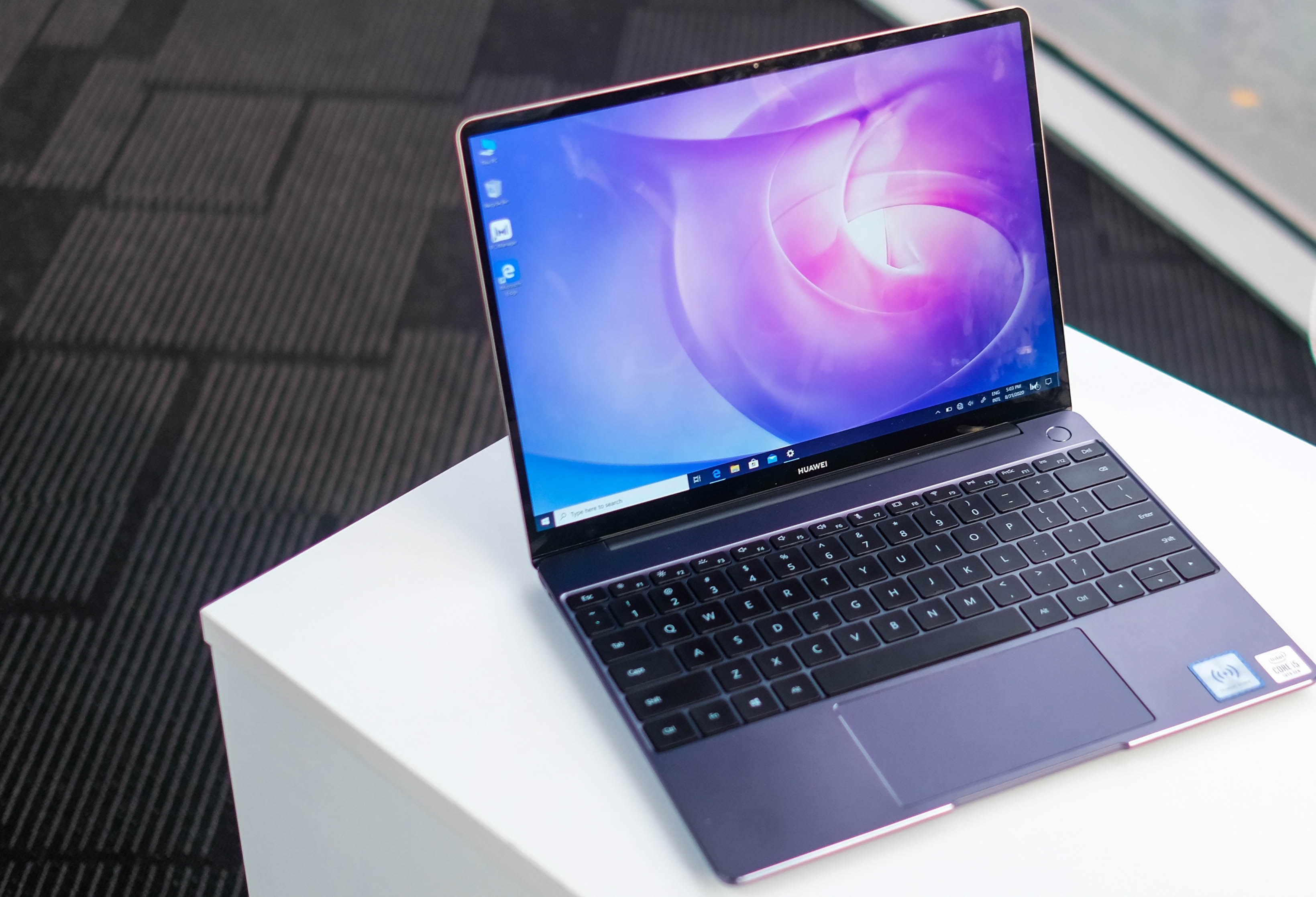 Laptop mong nhe dang mua anh 5