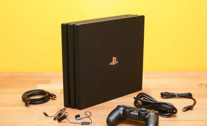 Co nen mua Sony PlayStation 4 Pro luc nay? hinh anh