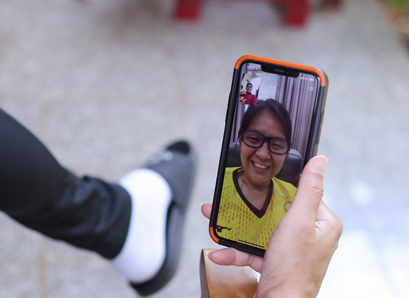 Dan sao HAGL dung iPhone anh 10