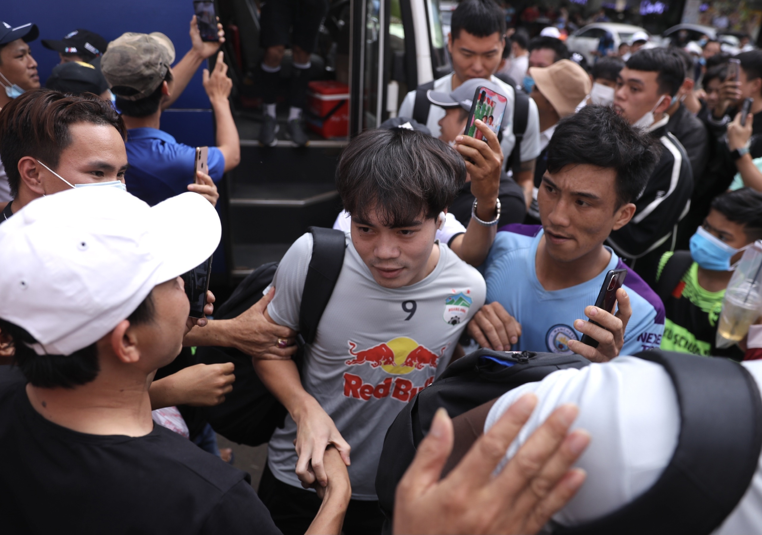 Dan sao HAGL dung iPhone anh 5