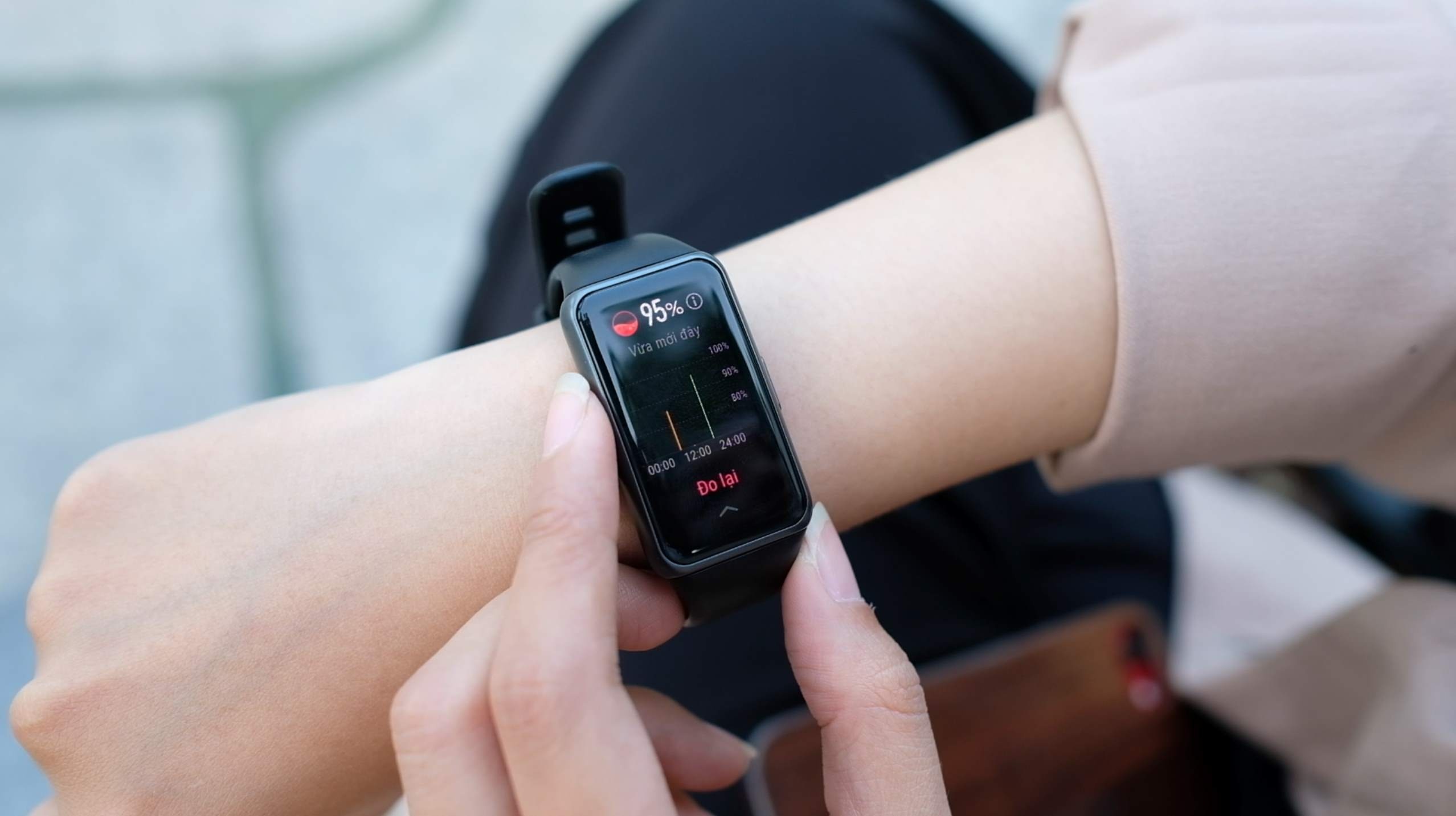 Vong deo tay thong minh dang mua anh 2