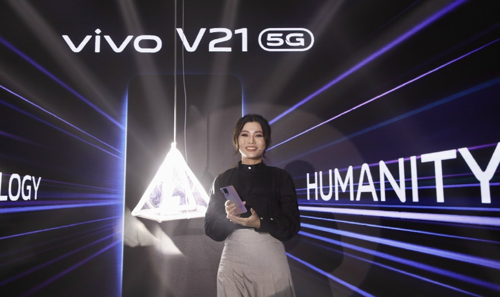 vivo V21 5G ra mat anh 1