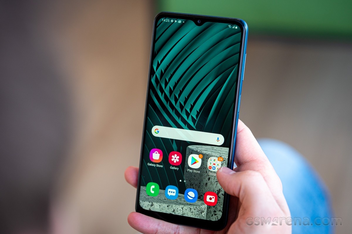 Smartphone moi len ke thang 5 anh 1