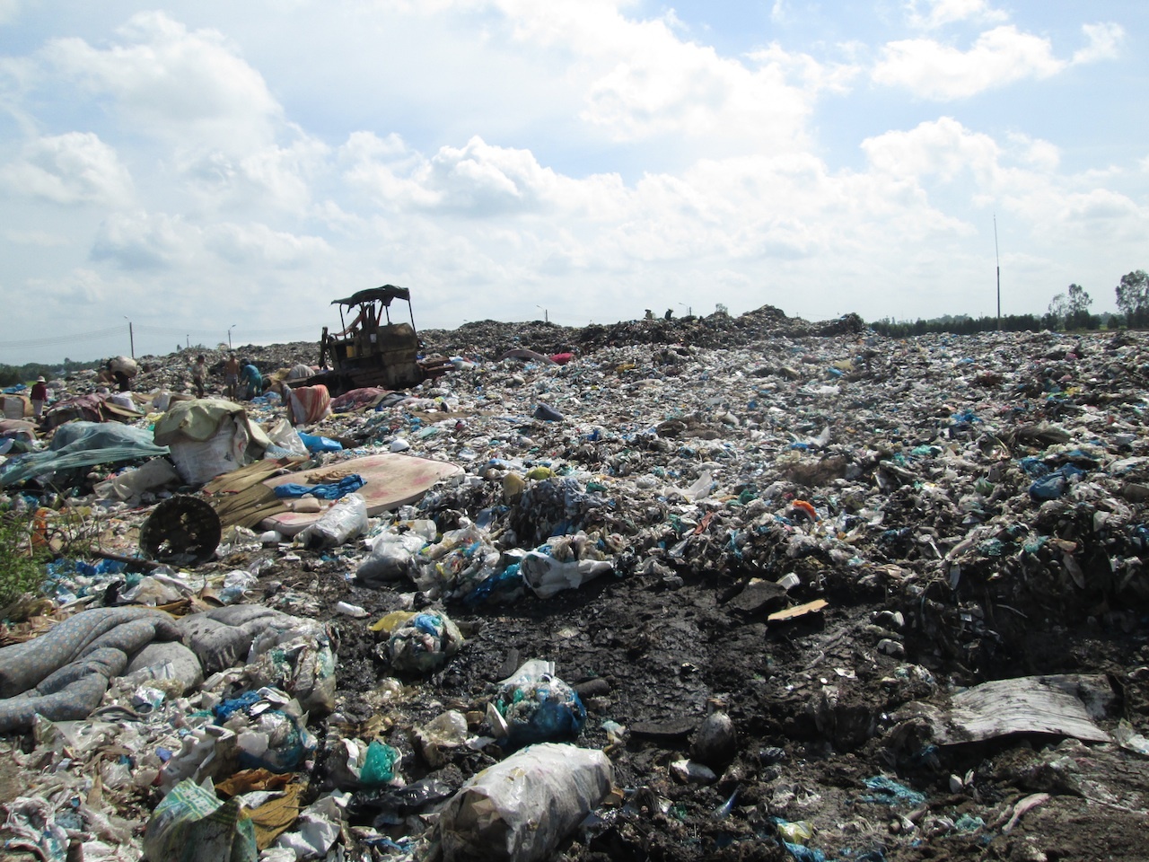 Chu tich UBND tinh Vinh Long bi doanh nghiep kien hinh anh