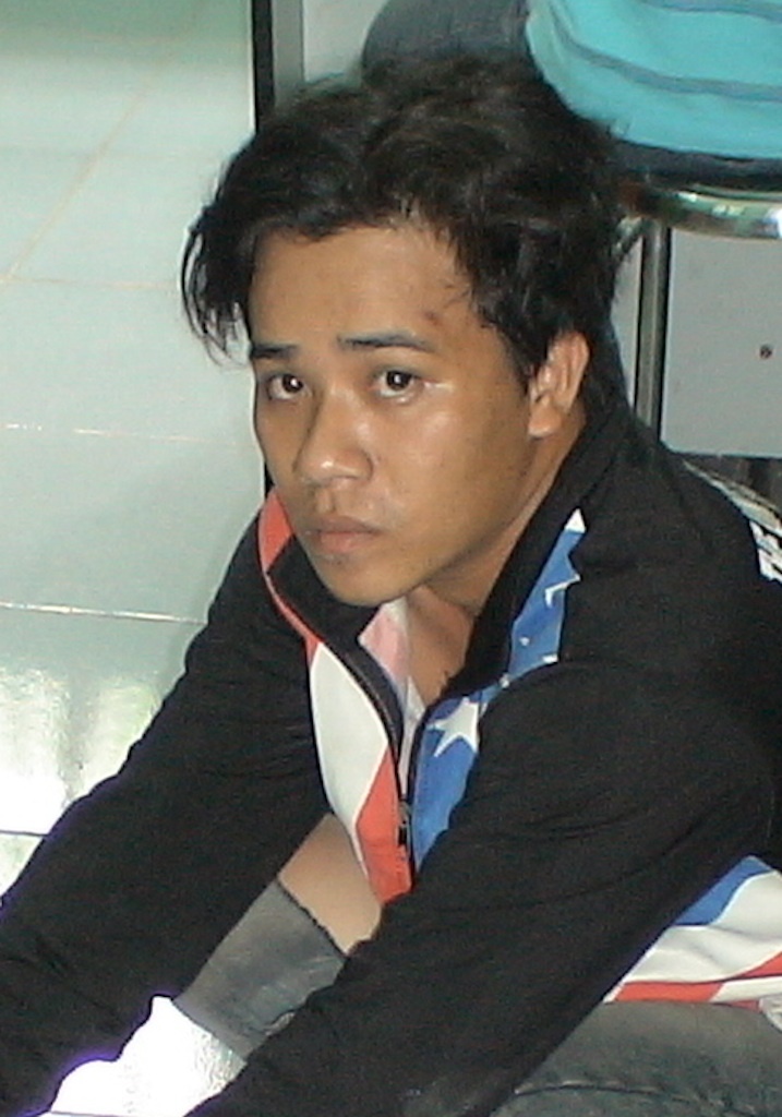 2 cap tinh nhan bi di ma tau cuop tai san ngoai bo ke hinh anh