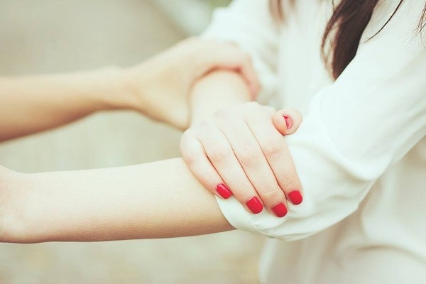 Loi ke cua co dau Viet tai Trung Quoc bi bo chong sam so hinh anh