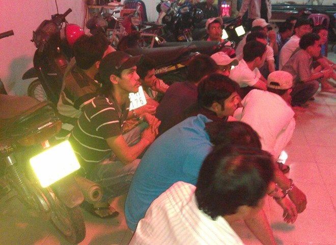 Giao vien tranh thu ca do mua World Cup hinh anh