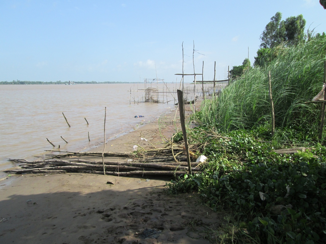 Thieu nu mo coi tu tu vi nguoi yeu moi ra tu doi chia tay hinh anh