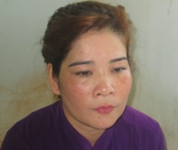 'Nu quai' vo mua hang, khong che cuop vang hinh anh
