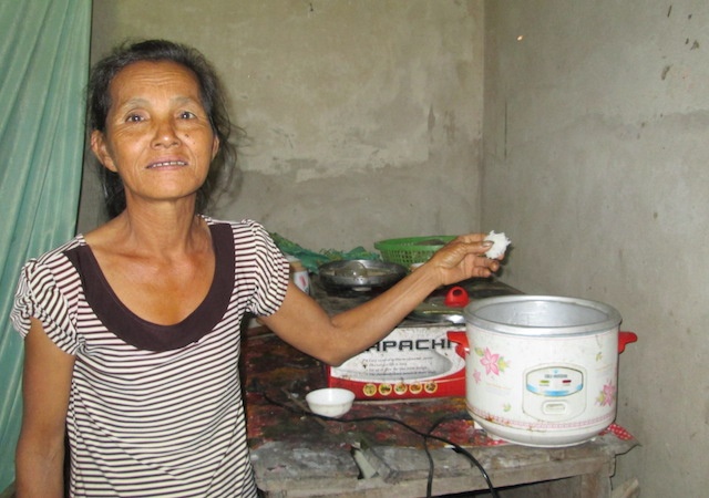Nồi cơm mà Hận bỏ thuốc sâu, khiến bà Em ăn phải suýt mất mạng.