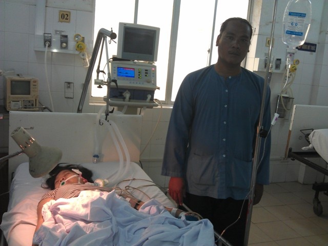 Nu sinh bi xe canh sat giao thong tong da tu vong hinh anh