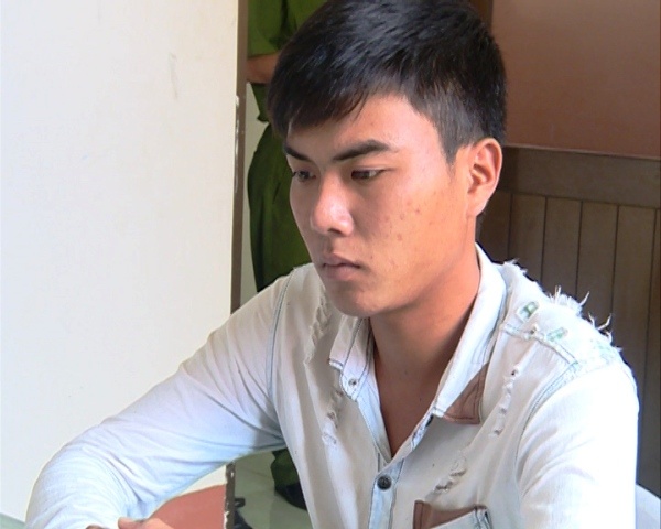 Bi chui vi chay xe au, cam non bao hiem danh chet nguoi hinh anh