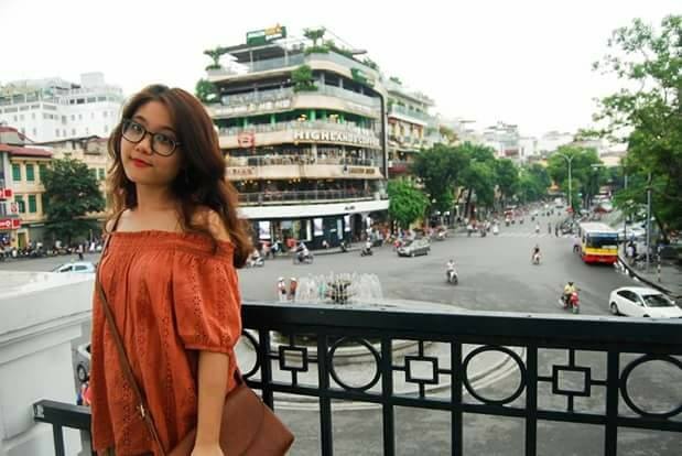 Gia dinh nu du hoc sinh tu vong tai Duc dung nhan tien ung ho hinh anh