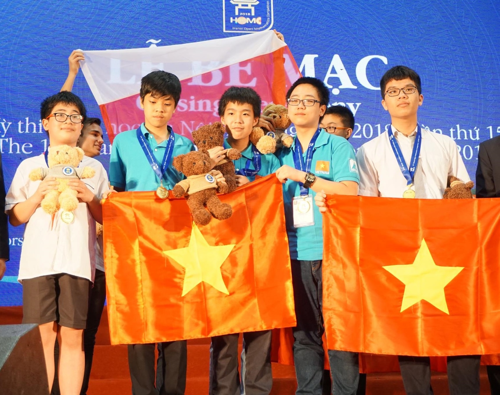 Thay giao luyen ga gianh huy chuong anh 2