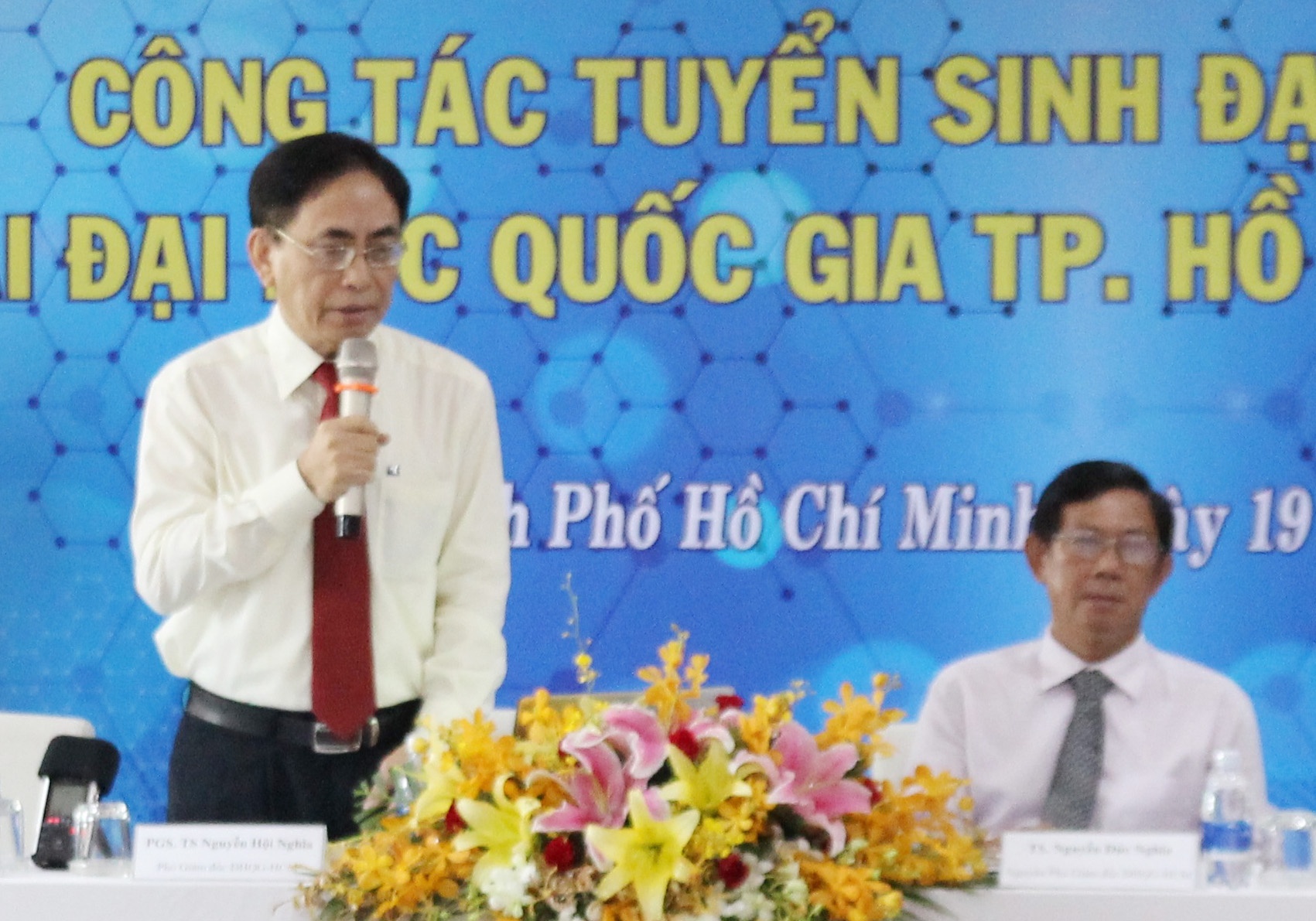 De thi danh gia nang luc anh 2