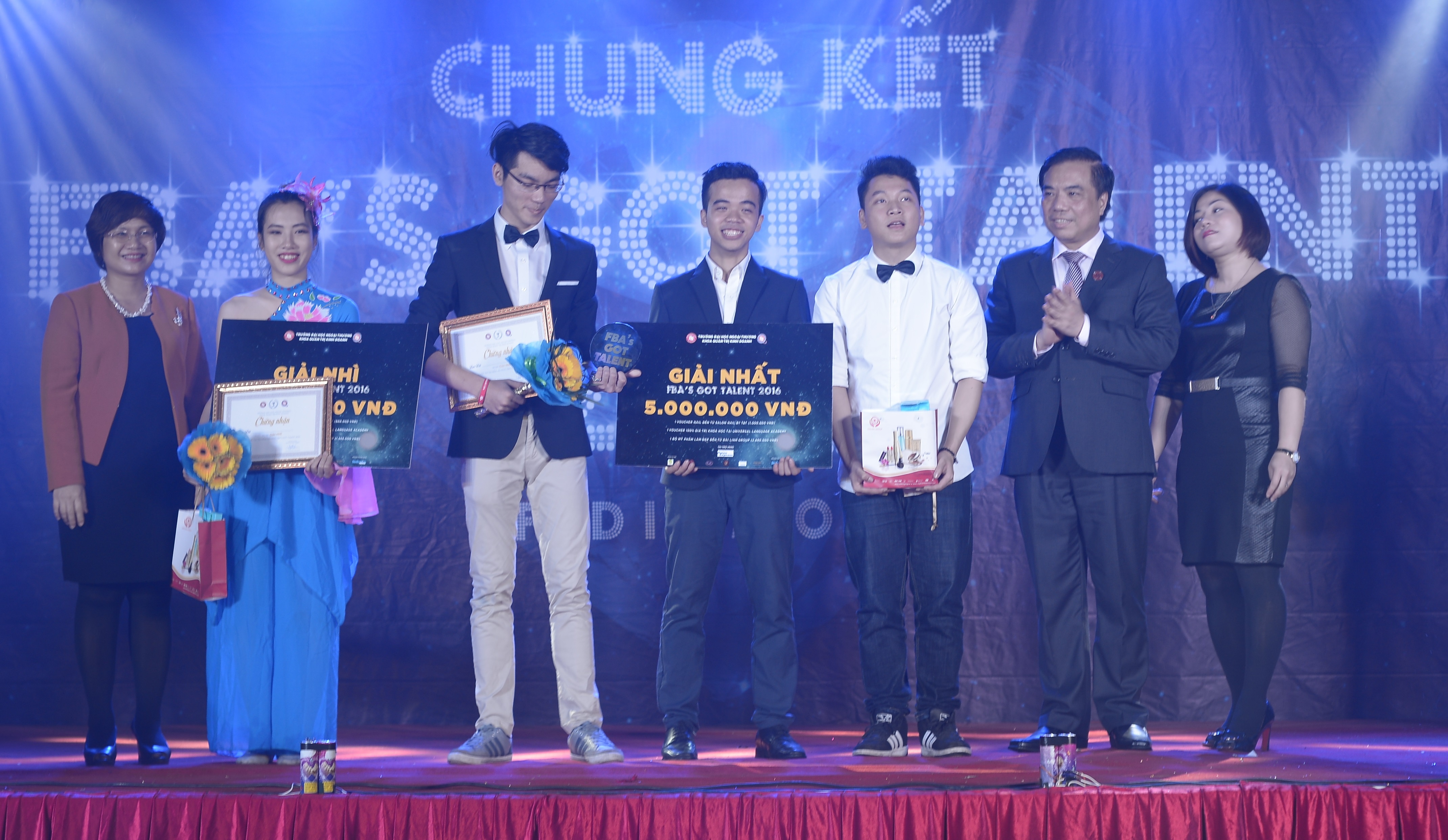 Sinh vien kinh doanh boc lo nang khieu nghe thuat voi FBA's Got Talent hinh anh