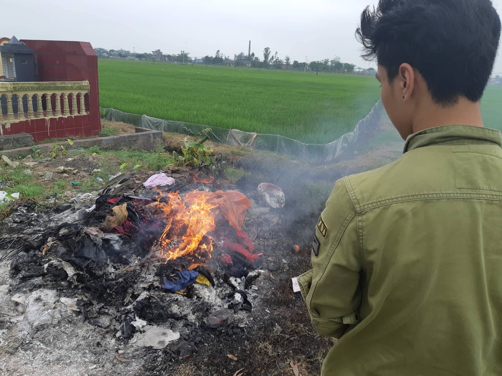 Loi cuoi nan nhan vu chay o cua hang dien lanh: Ba oi cuu me con chau hinh anh