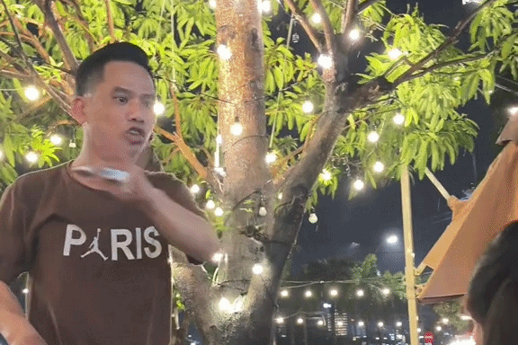 Anh ban kem Da Nang bat ngo noi tieng vi tieng rao nhu goi ca pho hinh anh