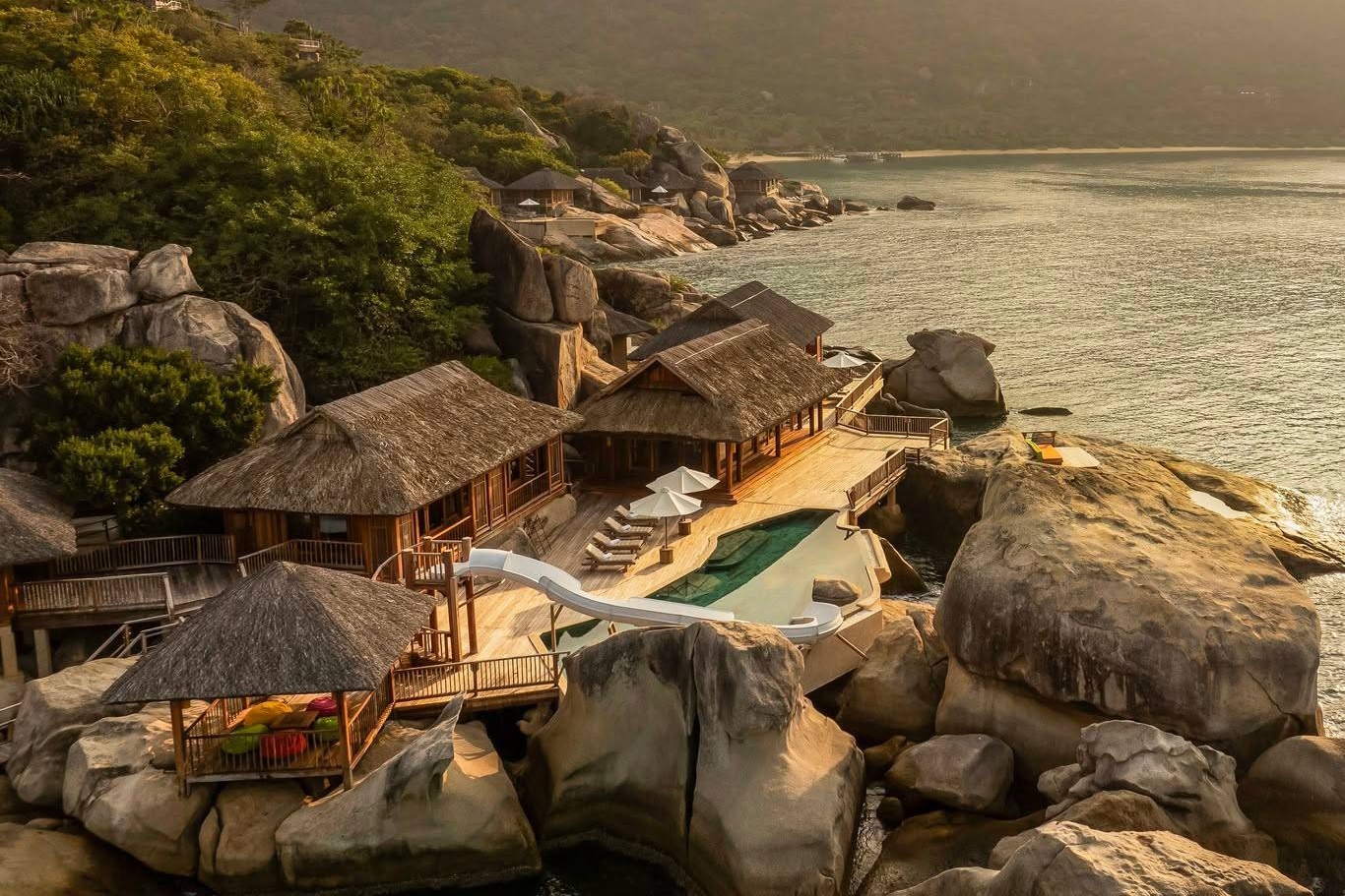 10 resort ven bien Viet Nam tot nhat chau A - Thai Binh Duong hinh anh