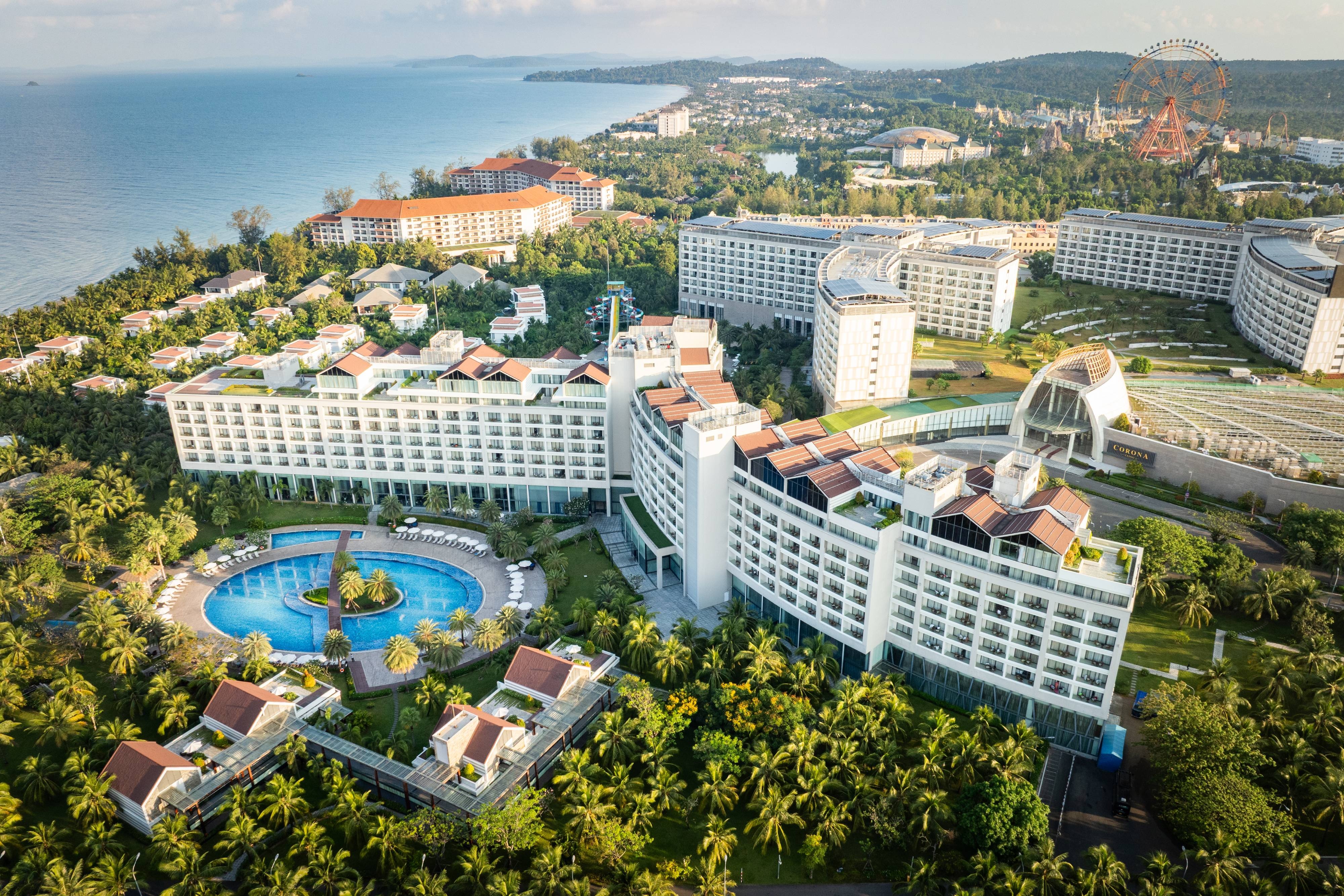 Bên trong resort Radisson Blu đầu tiên ôm sát biển Phú Quốc
