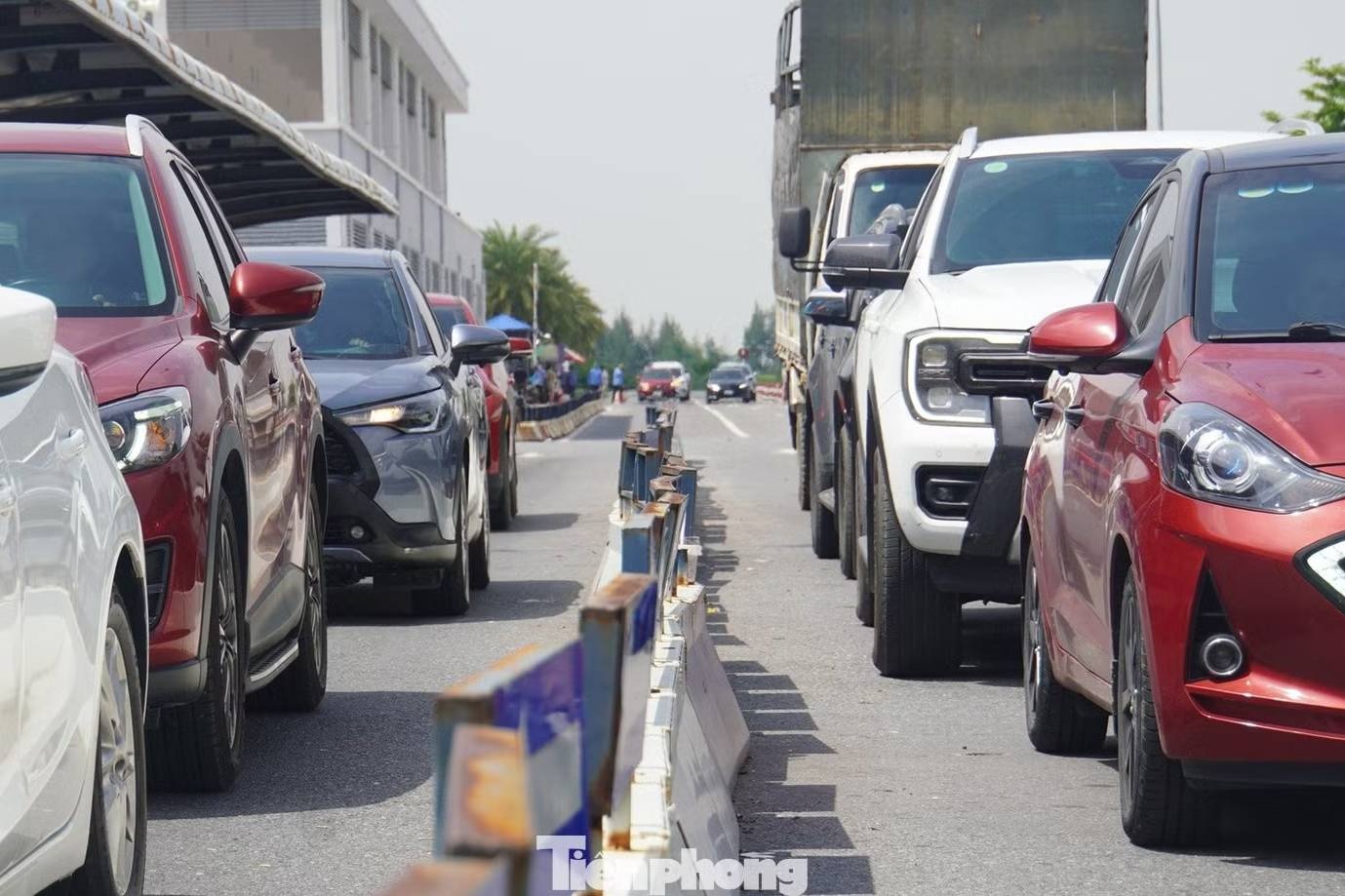 C&aacute;t B&agrave; ảnh 4