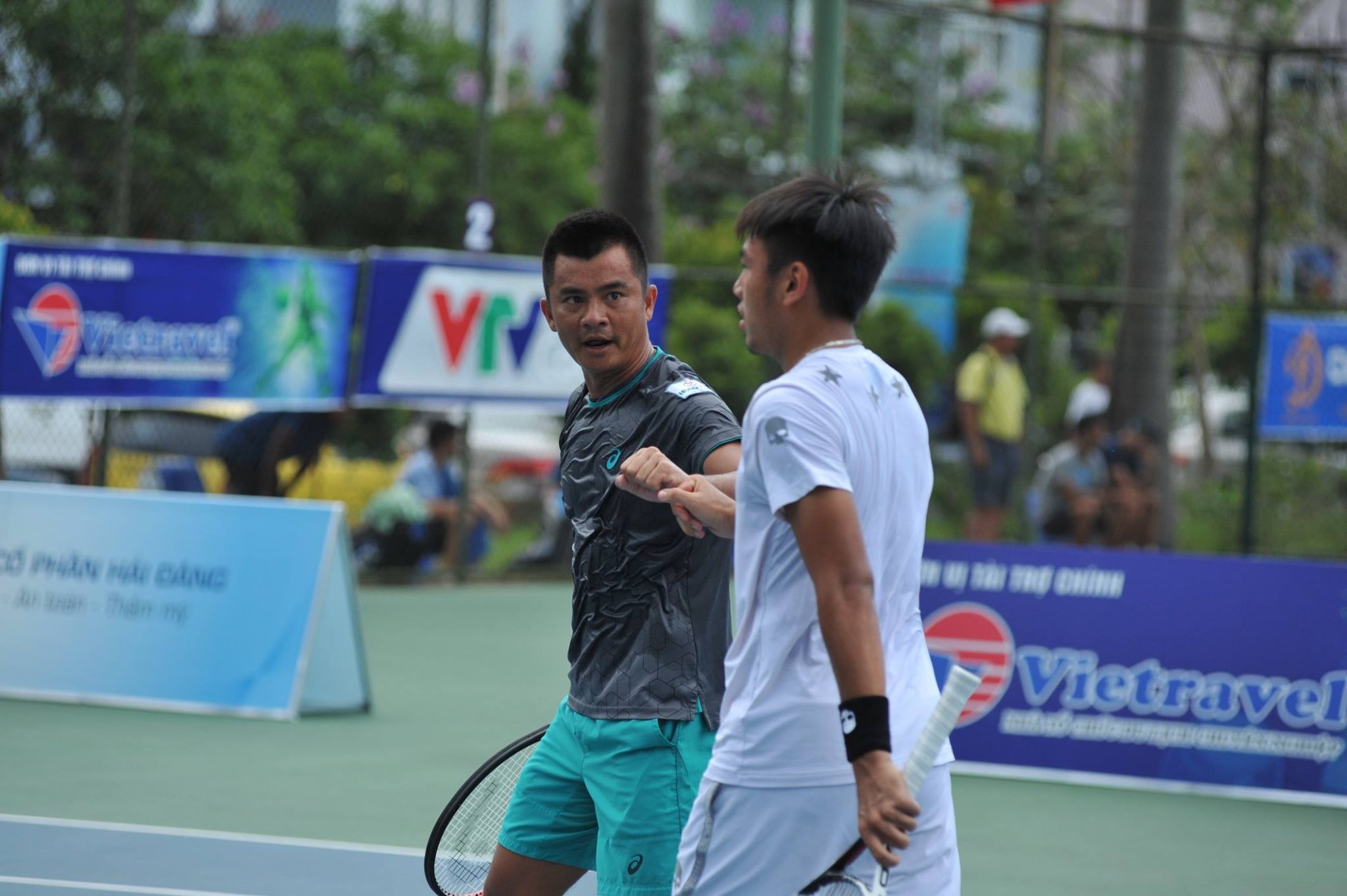 Hoang Nam - Quoc Khanh thua tran chung ket doi nam Vietnam F1 Futures hinh anh