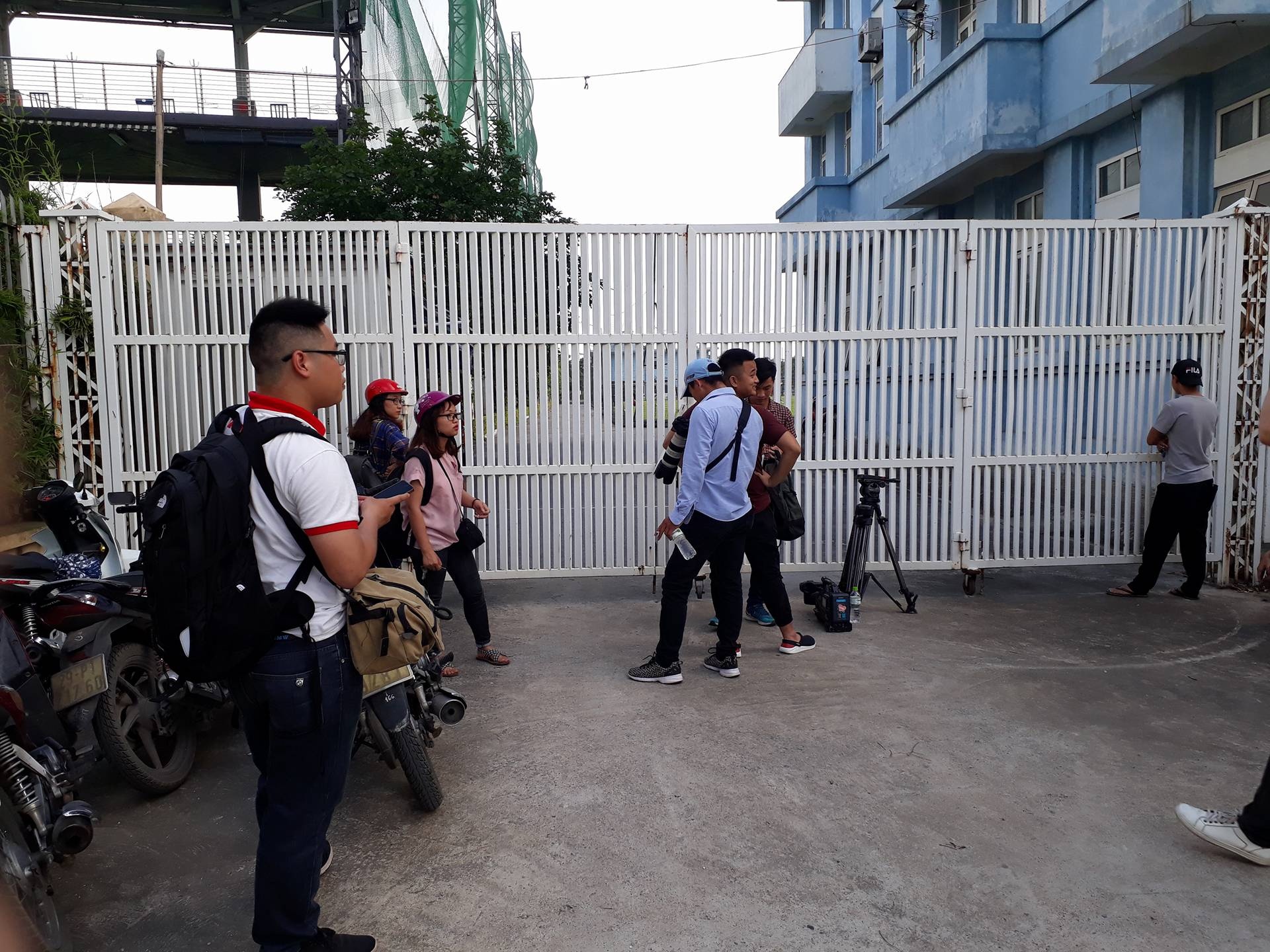 HAGL cam cua bao gioi, tap trung cho tran tai dau CLB Ha Noi hinh anh