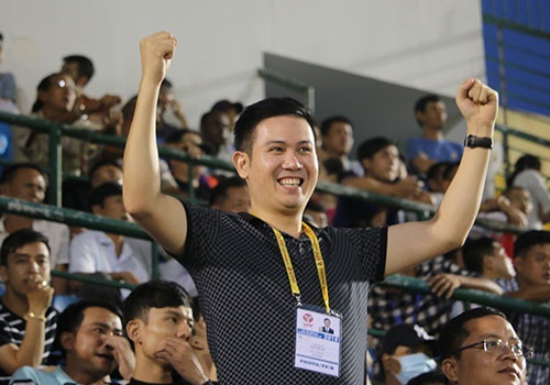 Ong bau cua CLB Hai Phong yeu bong da hon chinh ban than hinh anh