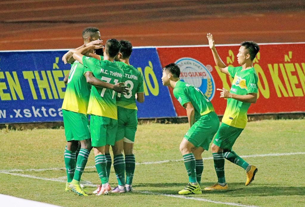 CLB Can Tho: Tu phan lot duong toi vai ngua o tai V.League 2018 hinh anh