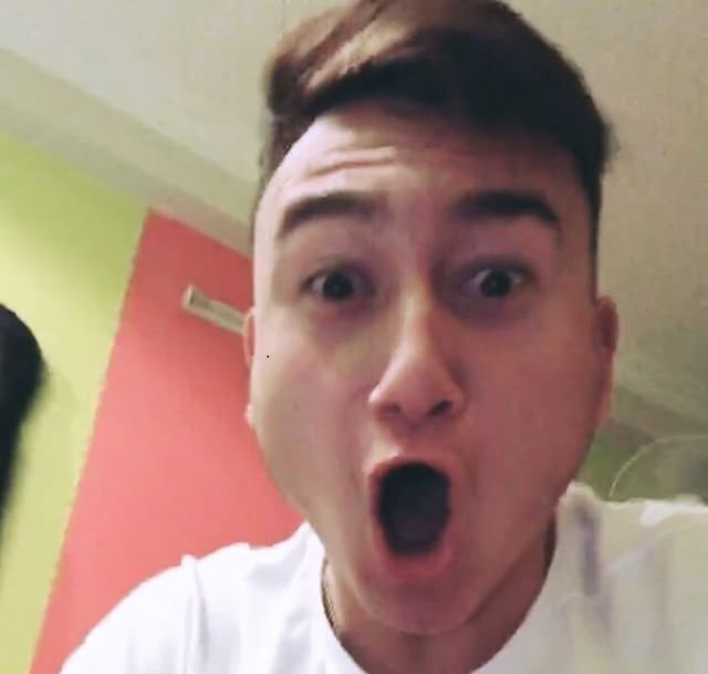 Dang Van Lam phan khich vi chien thang cua DT Nga tai World Cup hinh anh