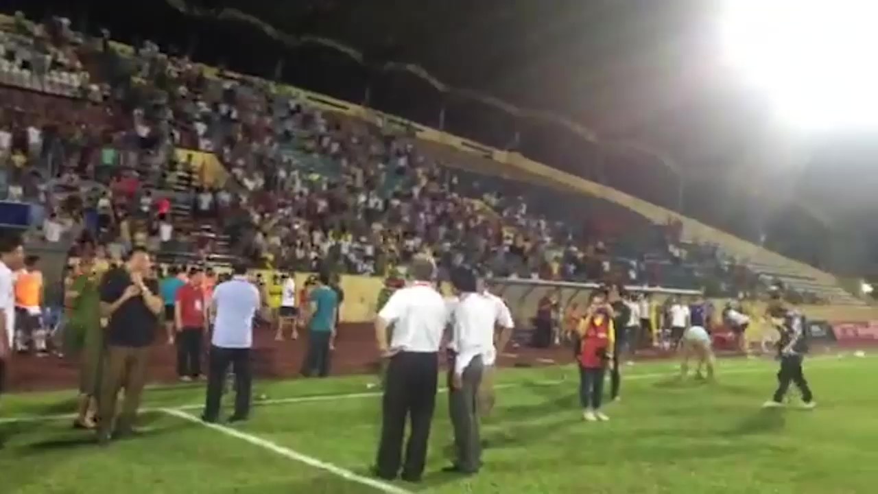 BTC san Thien Truong se bi phat vi su co khan gia vay trong tai? hinh anh