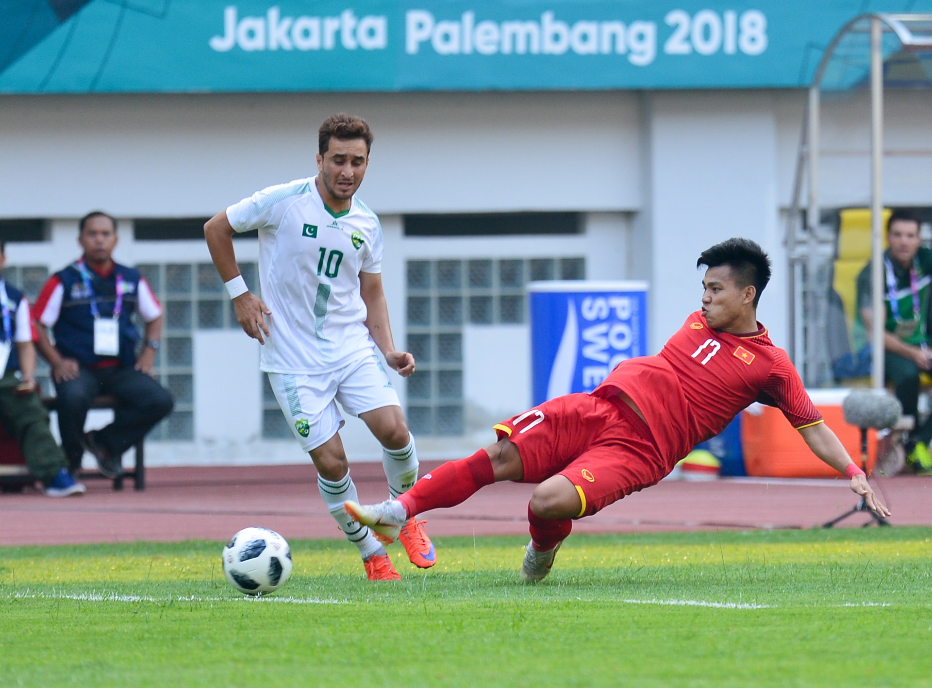 Cuu tien ve Hong Son: 'Doi Olympic VN dang du ASIAD hon han dan anh' hinh anh