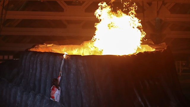 ASIAD 2018 bat dau, Doan the thao VN tranh tai cung cac nha vo dich hinh anh