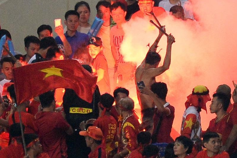 CDV dot phao sang khien VFF bi phat gan 1 ty dong anh 1