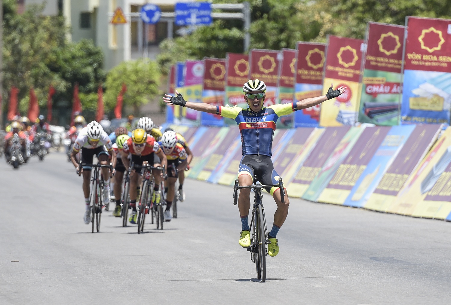 Tay dua Viet bat ngo doat ao vang o chang 4 VTV Cup 2018 hinh anh