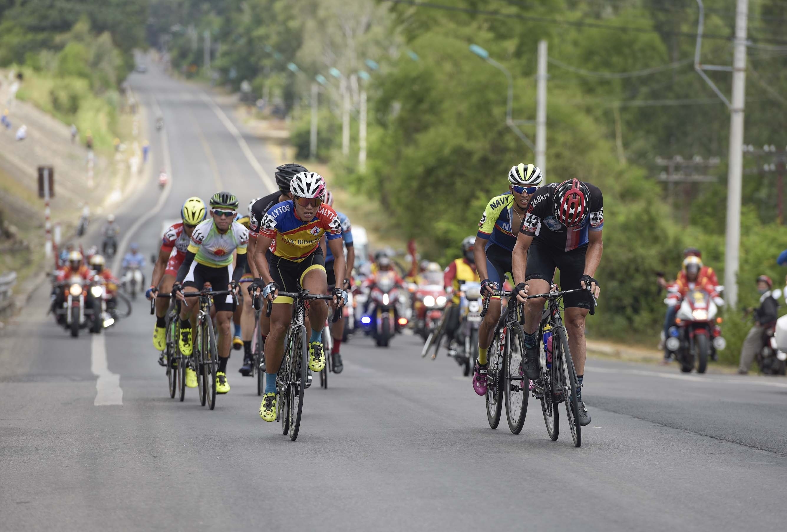 4 tay dua bi tuoc quyen ngay truoc chang 9 giai VTV Cup 2018 hinh anh