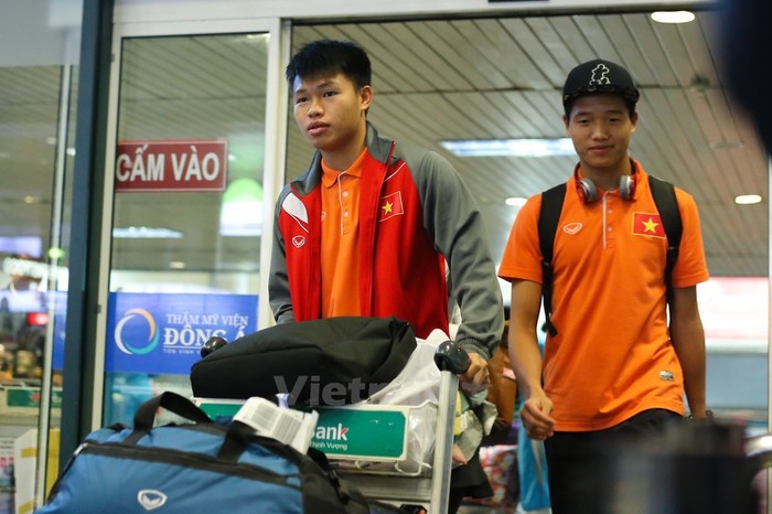 Tuan Manh,  hop dong chuyen nghiep,  CLB Khanh Hoa anh 1