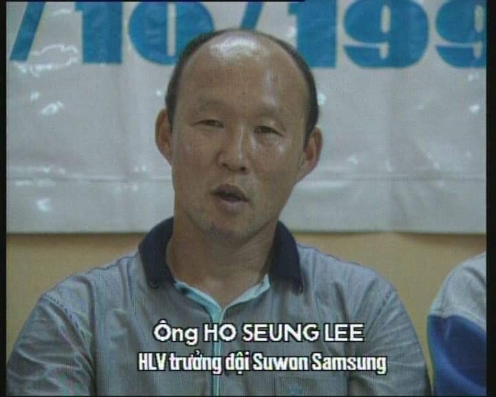 HLV Park tung doi dau The Cong tren san Hang Day hinh anh