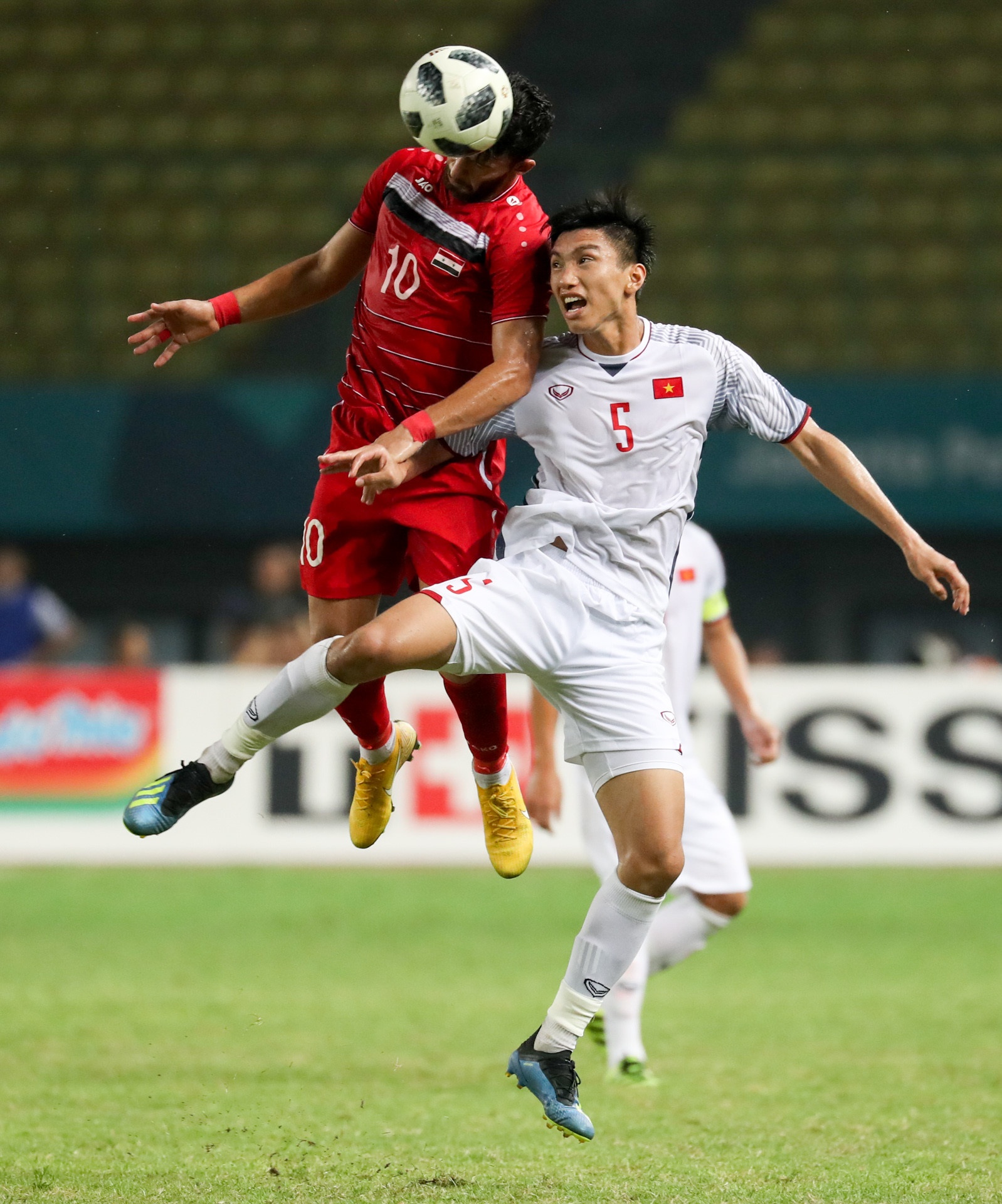 Đoàn Văn Hậu, U19 Việt Nam, đội tuyển Việt Nam, AFF Cup 2018, U19 châu Á 2018 ảnh 4 Doan Van Hau, U19 Viet Nam, doi tuyen Viet Nam, AFF Cup 2018, U19 chau A 2018 anh 4