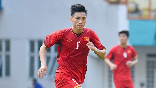 Doan Van Hau nen thi dau cho ca 2 doi tuyen hay khong? hinh anh