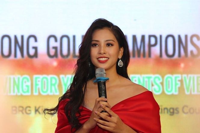 Hoa hau Tieu Vy khoe sac o giai golf bao Tien Phong hinh anh