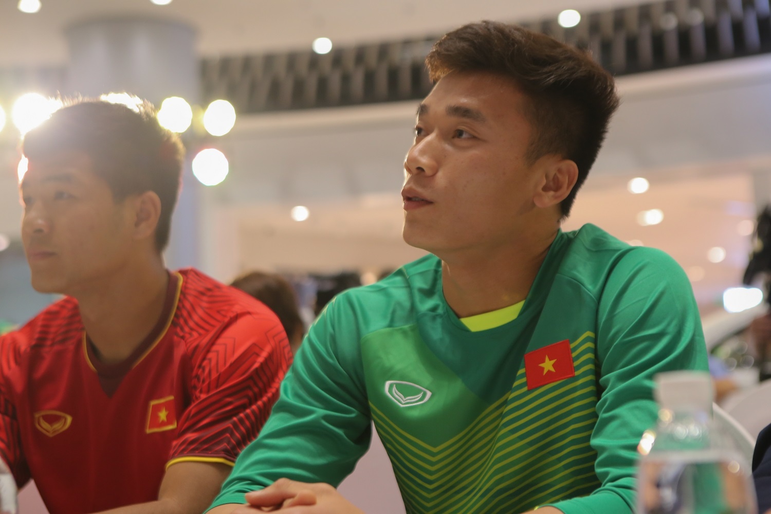 Bui Tien Dung,  Duc Chinh,  AFF Cup 2018 anh 1